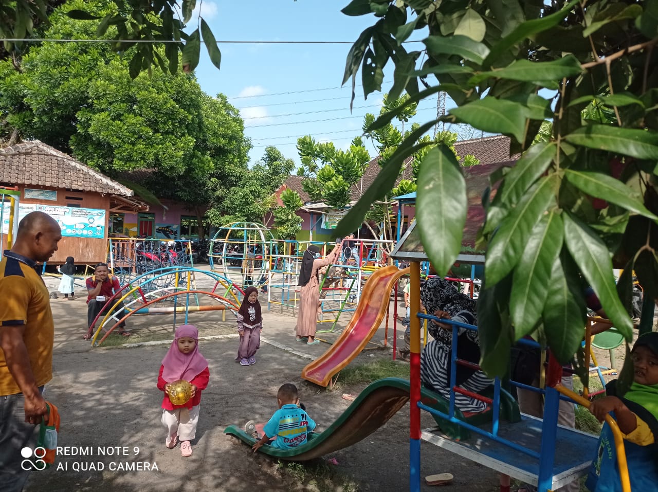 Ayah Antar-Jemput Anak Sekolah? Mengapa Tidak!