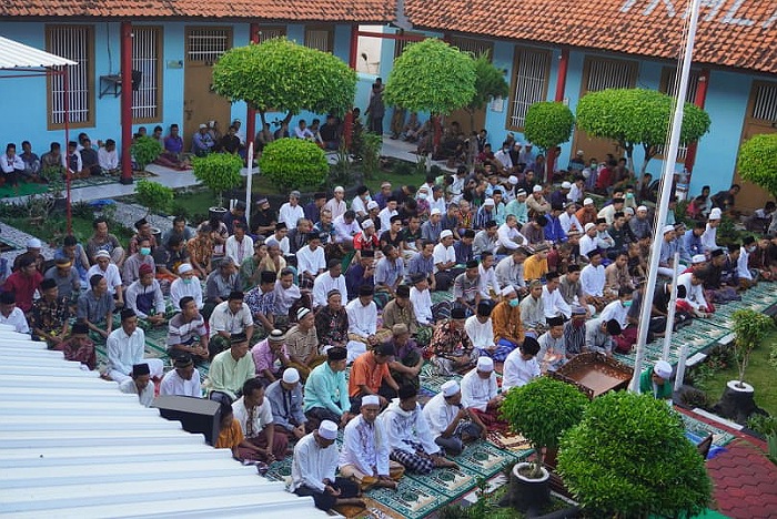 Ratusan Warga Binaan Terharu, Laksanakan Sholat Idul Adha Bersama