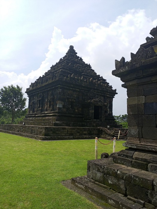 Candi Ijo, Kemegahan Peradaban dalam Eksotisme Bentang Alam 11