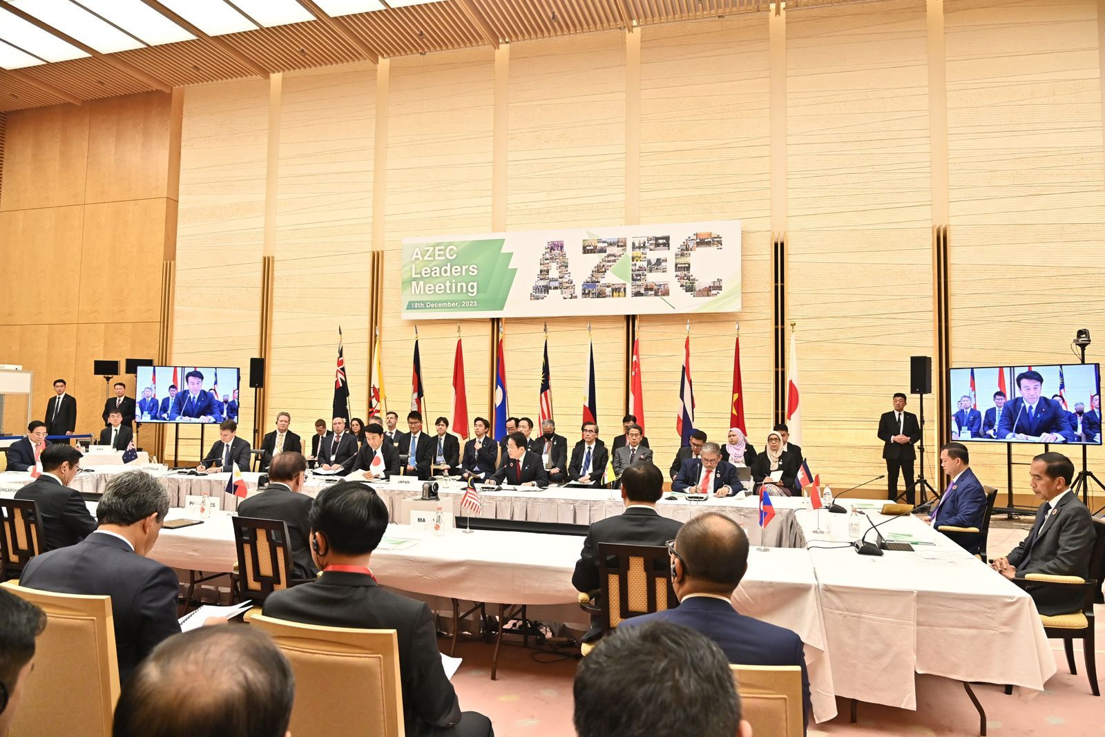 Presiden Jokowi Ketengahkan Transisi Energi dan Perubahan Iklim pada KTT AZEC Jepang
